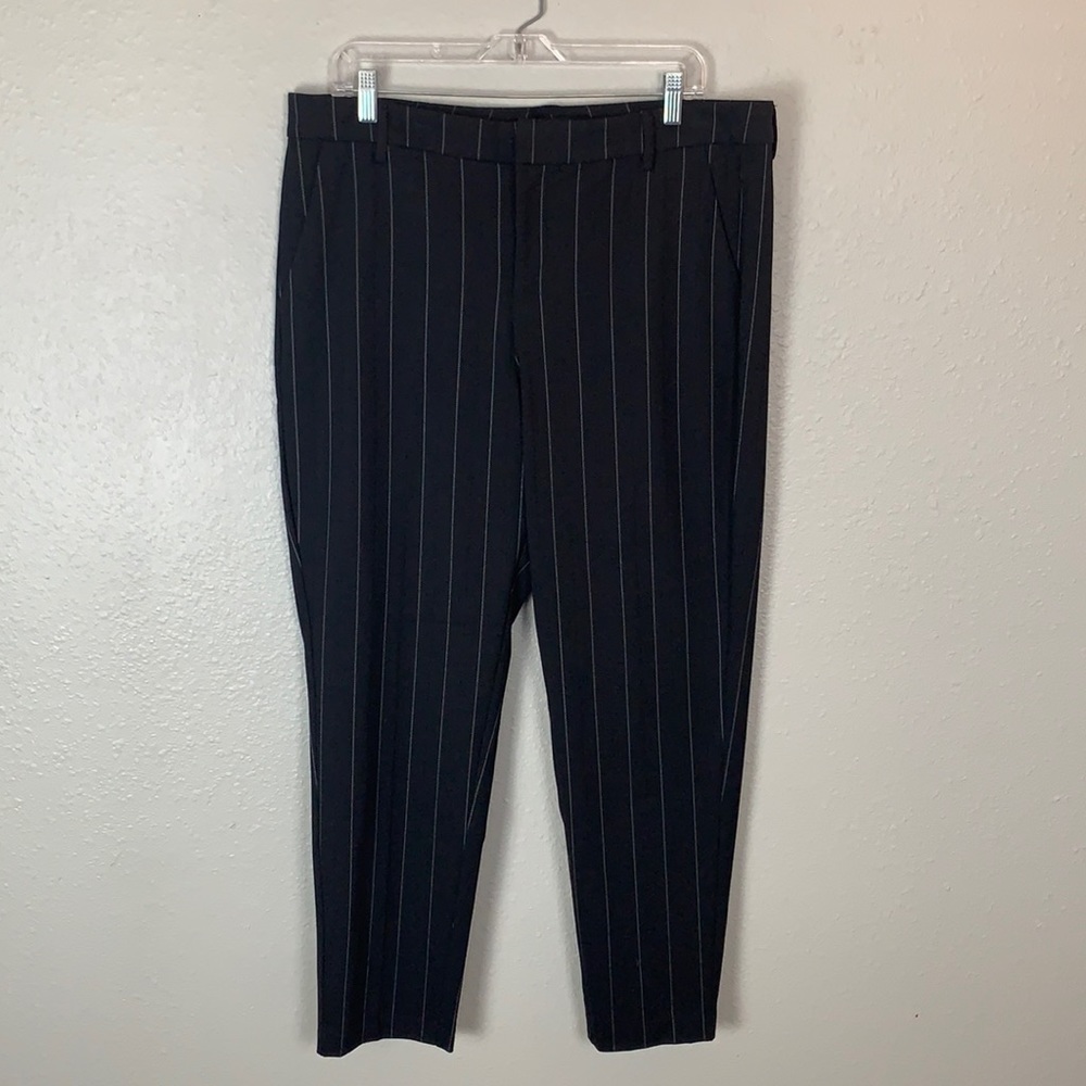 UEC - Liverpool Kelsey Pinstripe Slim Ankle Pants